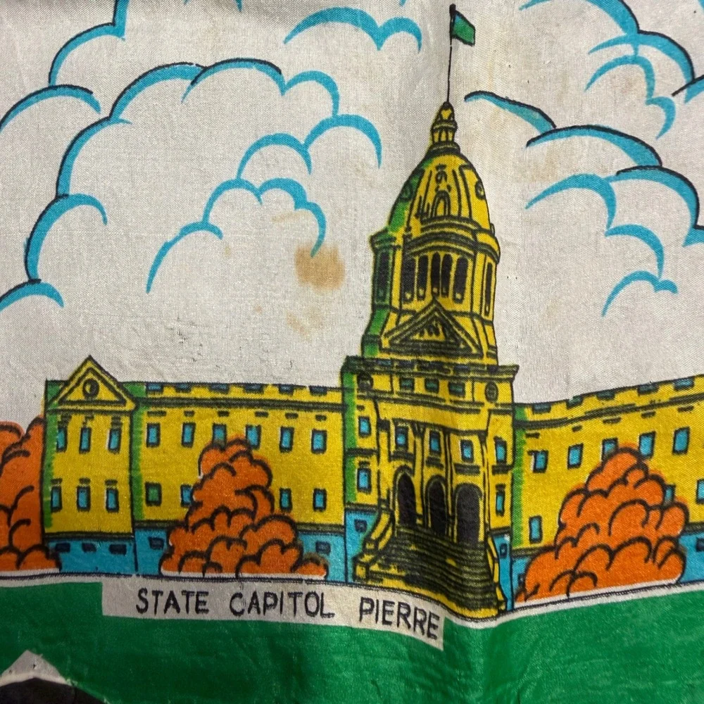 Vintage South Dakota Souvenir Scarf Women Large Green Silk Blend Map Scalloped
